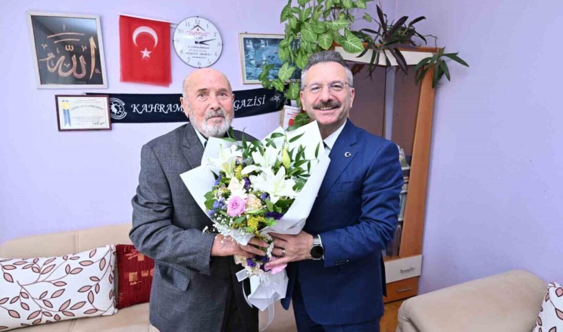 Eskişehir Valisi Hüseyin Aksoy, Kore Gazisi Sefer Durukan’a ziyarette bulundu.