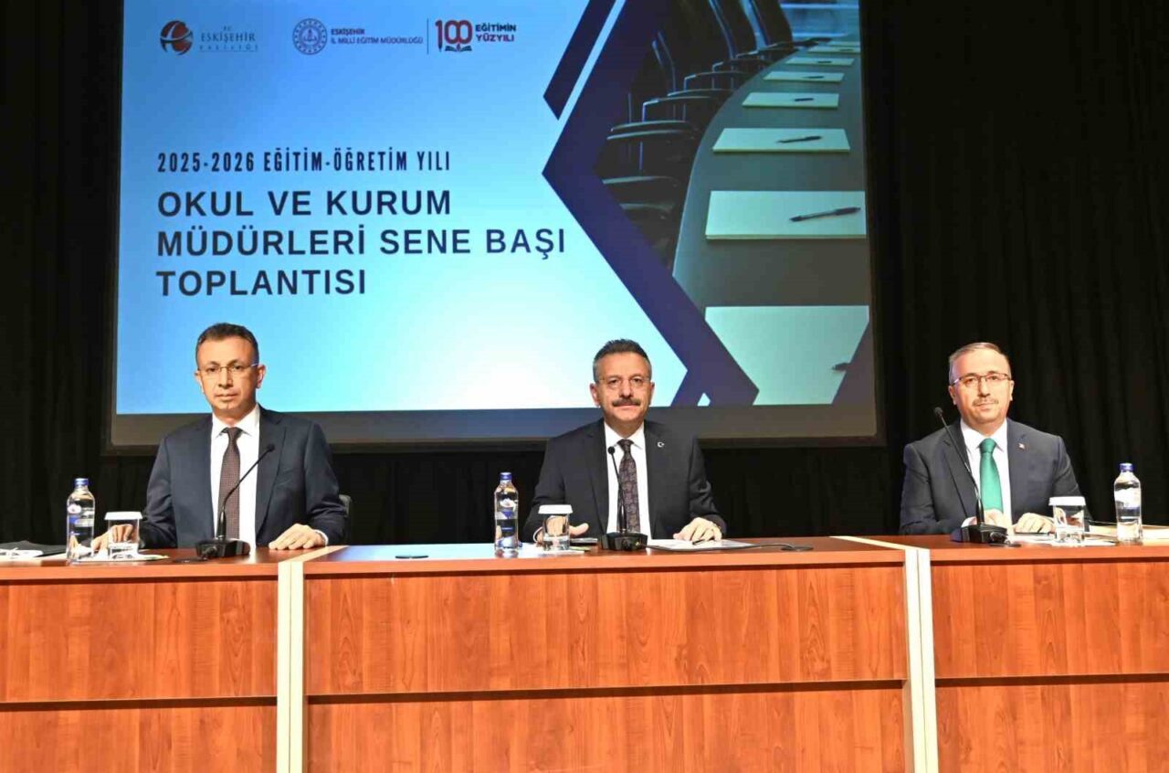Eskişehir’de ’2025-2026 Eğitim-Öğretim Yılı Resmi Okul ve Kurum Müdürleri Sene