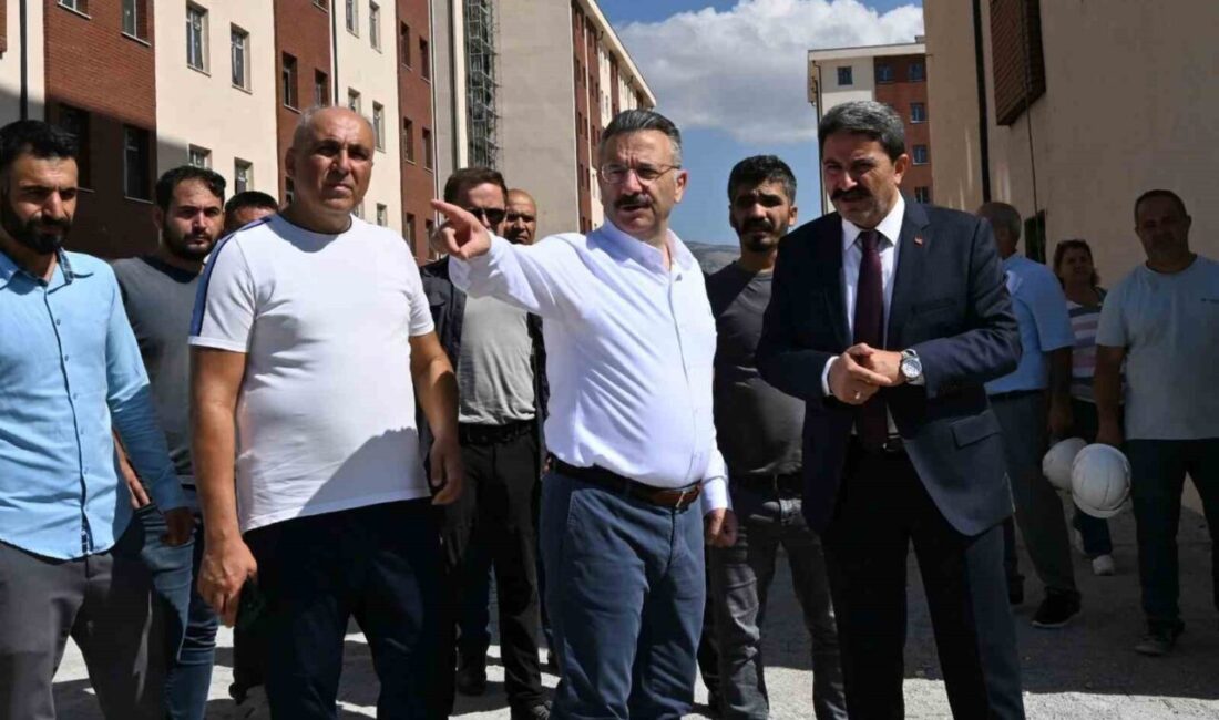 Eskişehir Valisi Hüseyin Aksoy, yapımı süren Taptuk Emre Kız Öğrenci