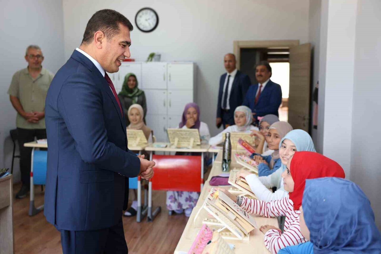 DÜZCE(İHA) – Düzce Valisi Selçuk Aslan, Mehmet Akif İnan Hafız