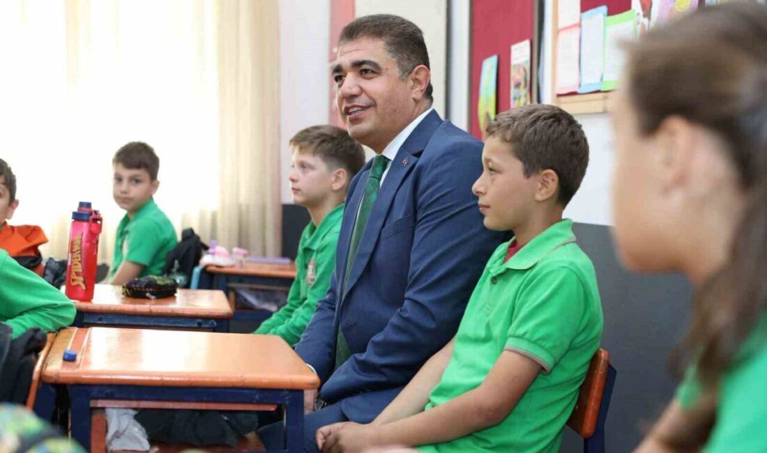 DÜZCE (İHA) – Düzce Valisi Selçuk Aslan, Beşiktaş taraftarları tarafından