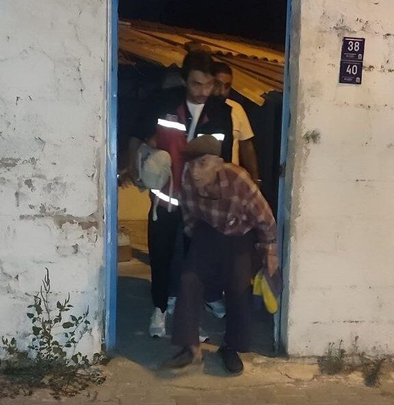 Aydın’ın Efeler ilçesinde uzun süredir yalnız yaşayan ve kimsesi olmadığı