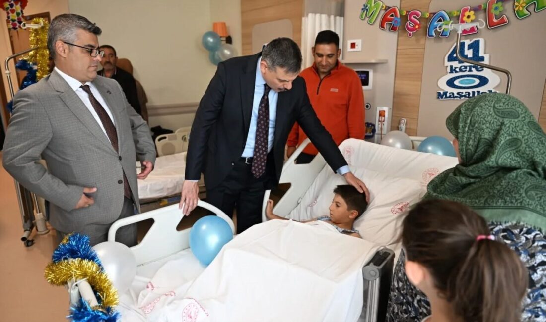 Erzurum Valisi Mustafa Çiftçi, Şehir Hastanesi Üroloji bölümünde sünnet olan