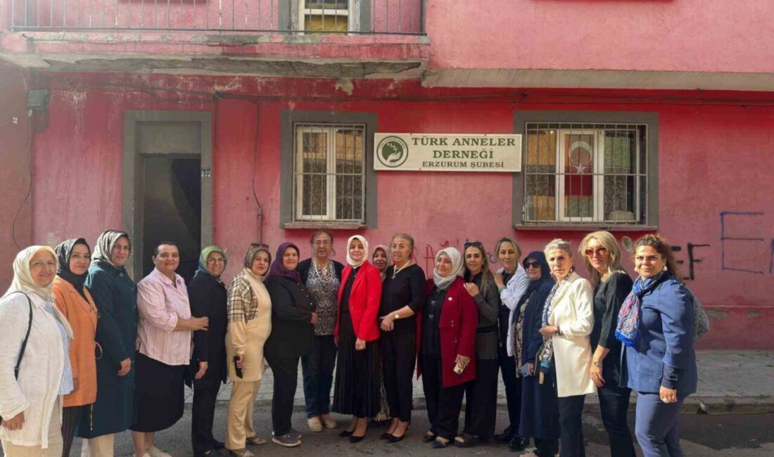 Erzurum Valisi Mustafa Çiftçi’nin eşi Azime Çiftçi, Türk Anneler Derneği