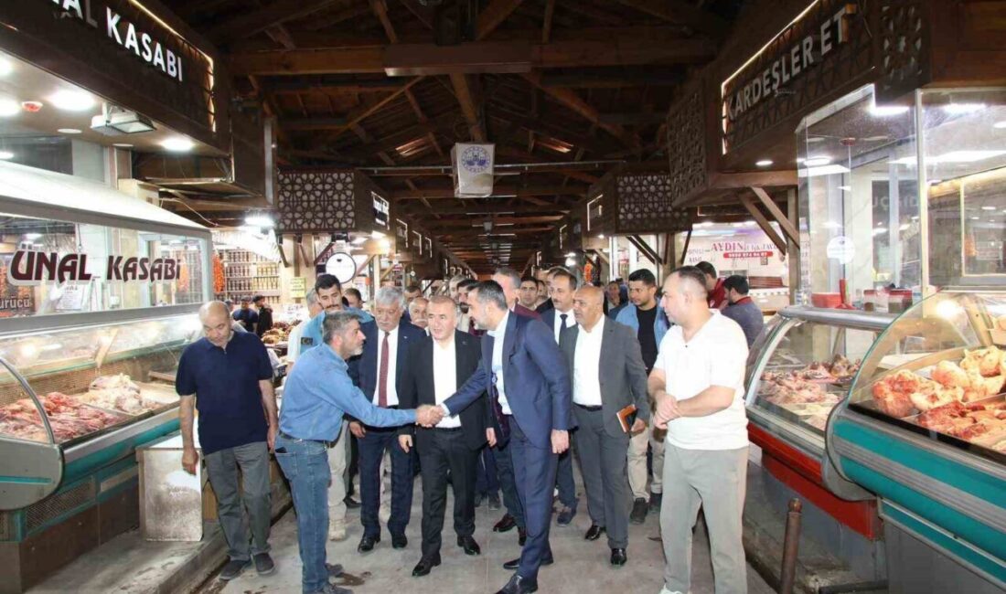 Elazığ Valisi Numan Hatipoğlu ve Elazığ Belediye Başkanı Şahin Şerifoğulları,