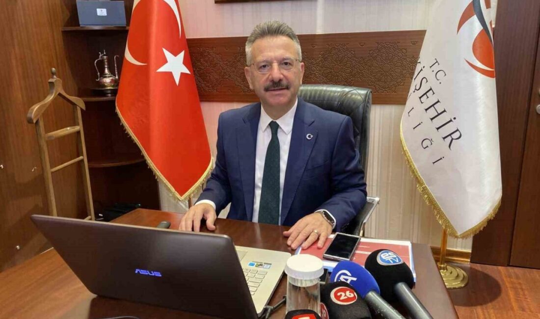 Eskişehir Valisi Hüseyin Aksoy, ’Güvenlik Bilgilendirme Toplantısı’nda İl Emniyet Müdürlüğü