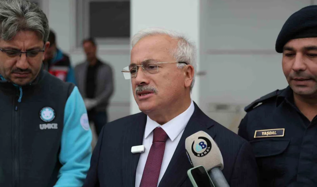 Aksaray’da otoyolda jandarma aracına minibüsün çarpması sonucu 2 askeri personelin