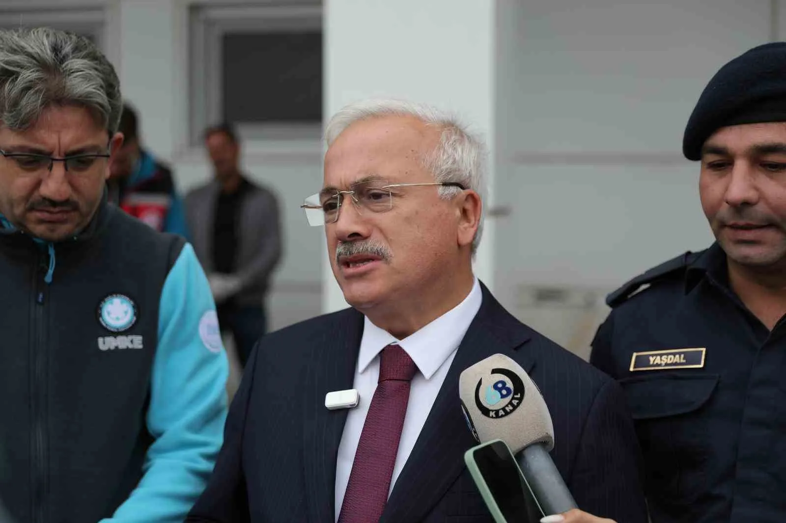 Aksaray’da otoyolda jandarma aracına minibüsün çarpması sonucu 2 askeri personelin