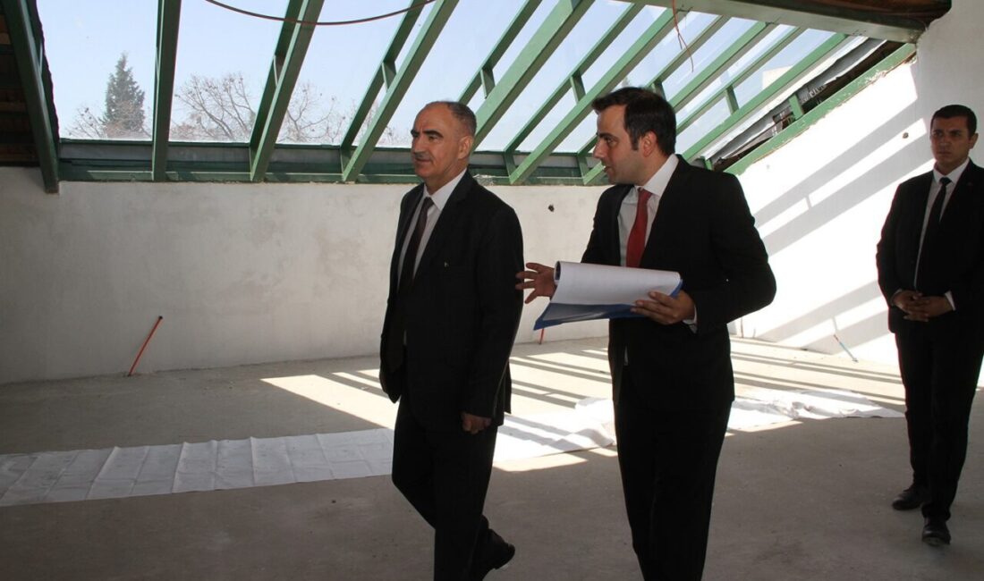 Manisa Valisi Vahdettin Özkan, Kula ilçesinde çeşitli temaslarda bulundu. Programı