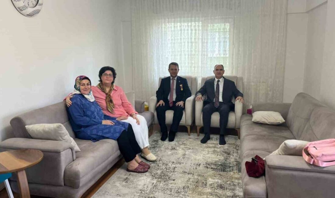 Manisa Valisi Vahdettin Özkan, şehit ve gazilerin gösterdiği kahramanlıkların daima