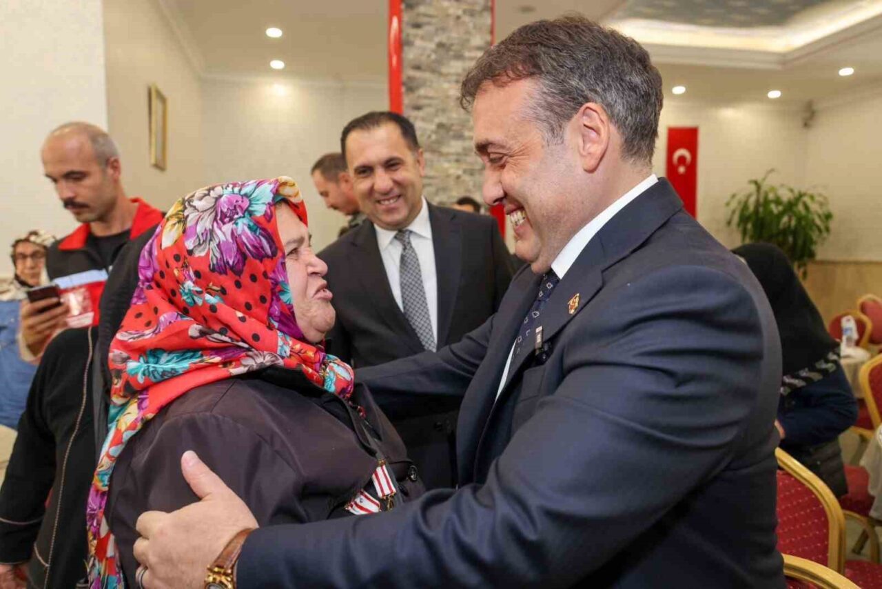 Bilecik’te Gaziler Günü kapsamında gaziler ve şehit aileleri onuruna yemek