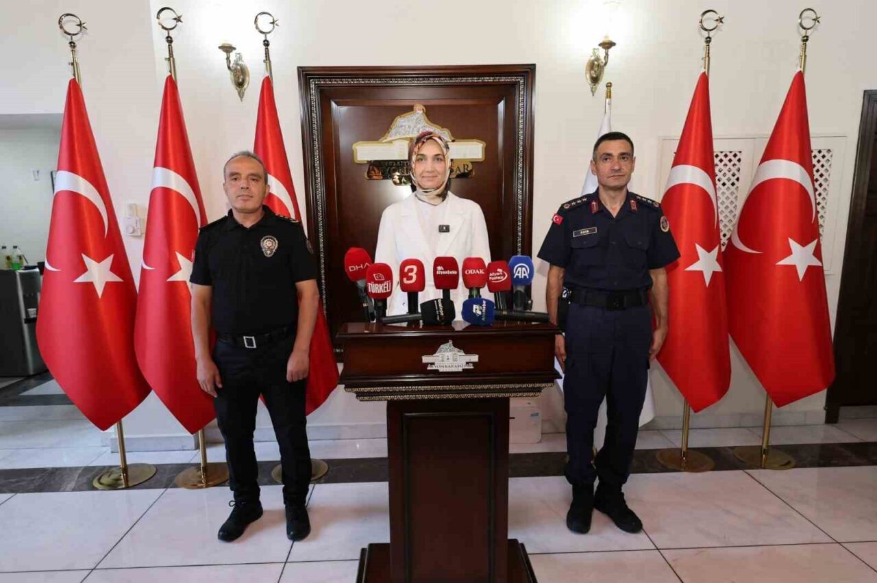 Afyonkarahisar Valisi Doç. Dr. Kübra Güran Yiğitbaşı, kentte son bir