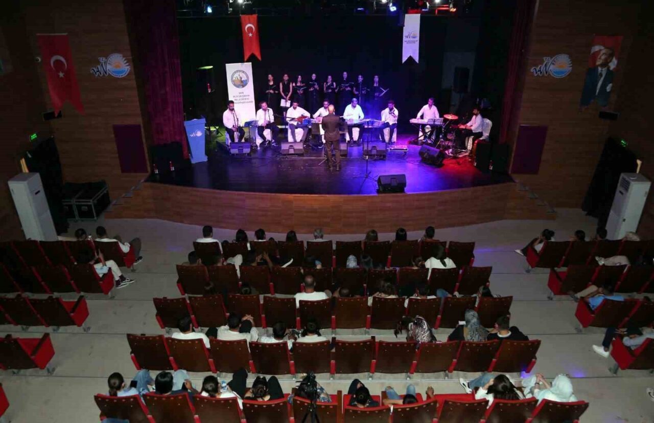 Van Büyükşehir Belediyesi Konservatuvarı’nda eğitim alarak farklı üniversitelere yerleşen öğrenciler