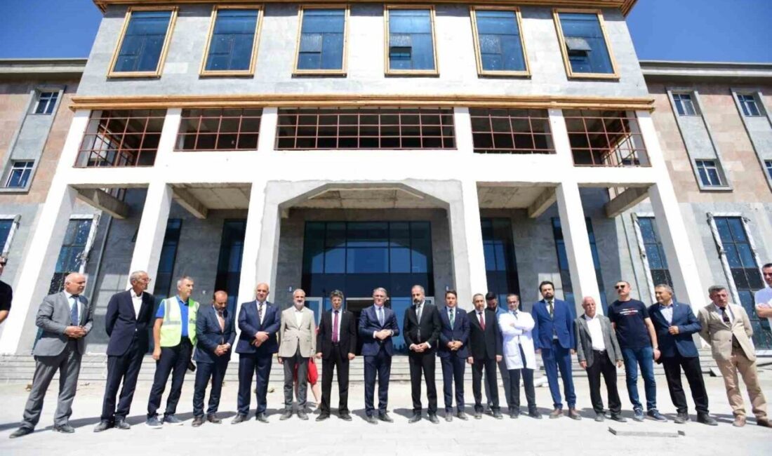 VAN (İHA) – Van Yüzüncü Yıl Üniversitesi (YYÜ) Rektörü Prof.