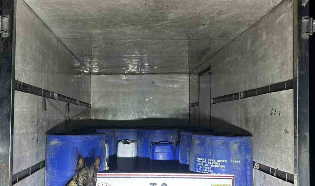 Van’da jandarma ekiplerince 3 bin 710 litre asetik asit anhidrit