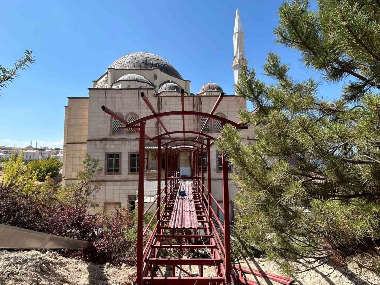 Van’ın Edremit ilçesinde yer alan Müftü Azmi Efendi Camii’nde yapılan