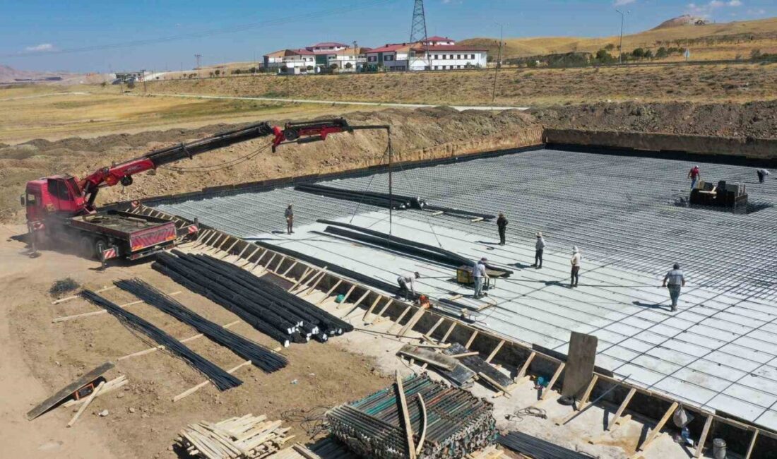 Van Büyükşehir Belediyesi tarafından Van-Erciş kara yolu üzerinde yapımına başlanan