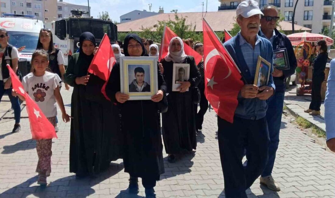Van’da terör örgütü PKK tarafından çocukları dağa kaçırılan aileler, ’Terörsüz