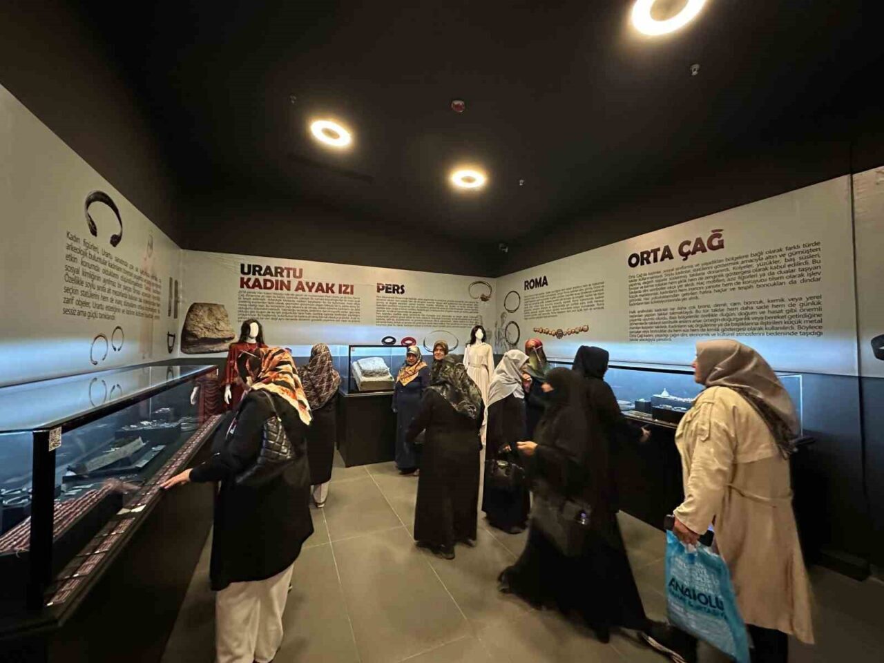 Van Büyükşehir Belediyesi ’Kadın Aile Yılı’ etkinliği kapsamında, 3 bin