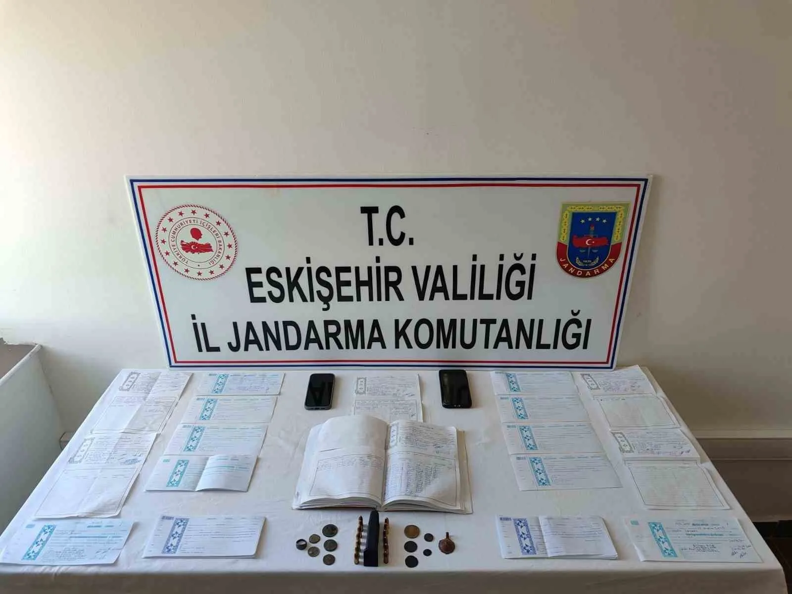 Eskişehir’de vatandaşlara cebir ve şiddet yolu ile zorla senet imzalatarak