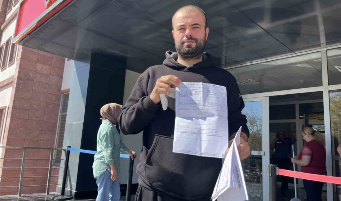 Hollanda’da yaşayan gurbetçi Ersin Özel, İstanbul’da vefat eden babasının cenazesini