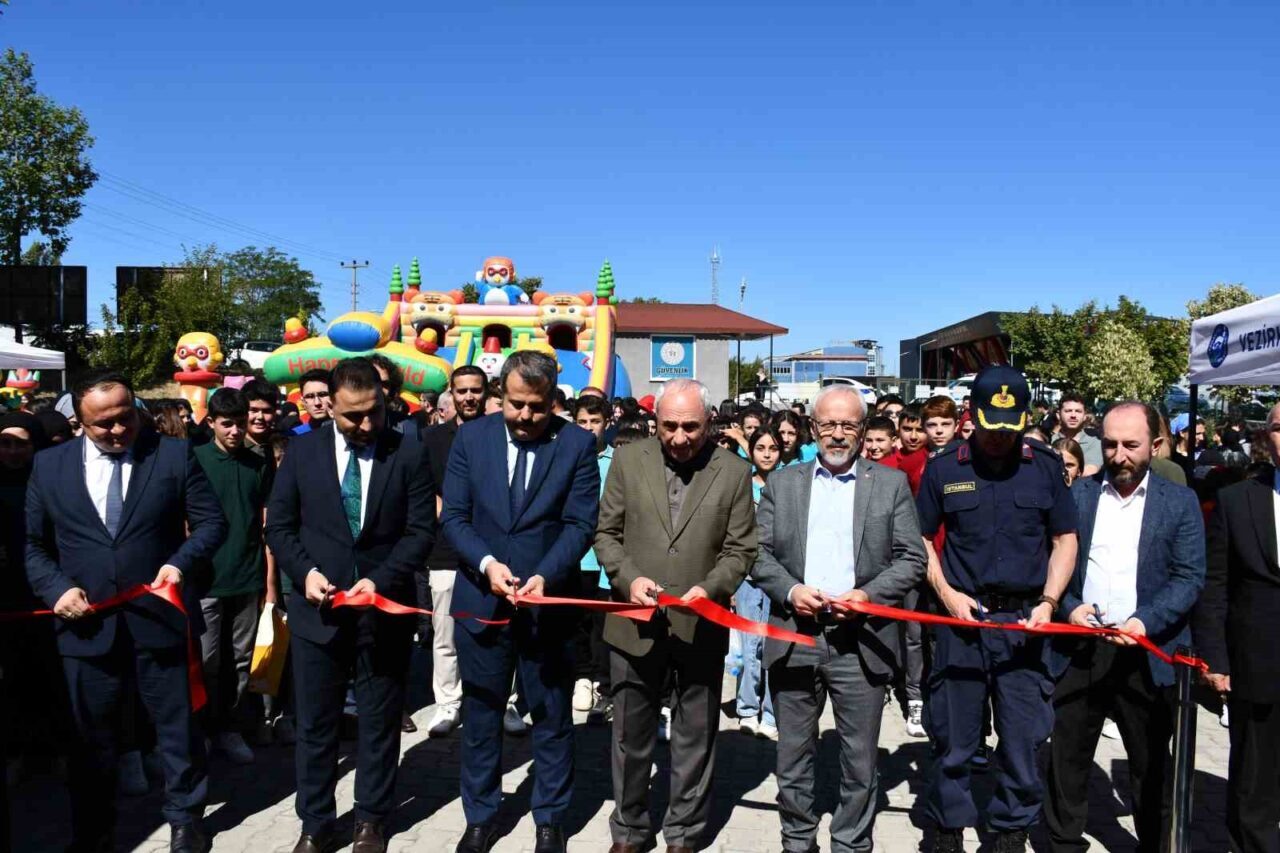 Samsun’un Vezirköprü ilçesinde bu yıl ilk kez düzenlenen Vezirköprü Kitap