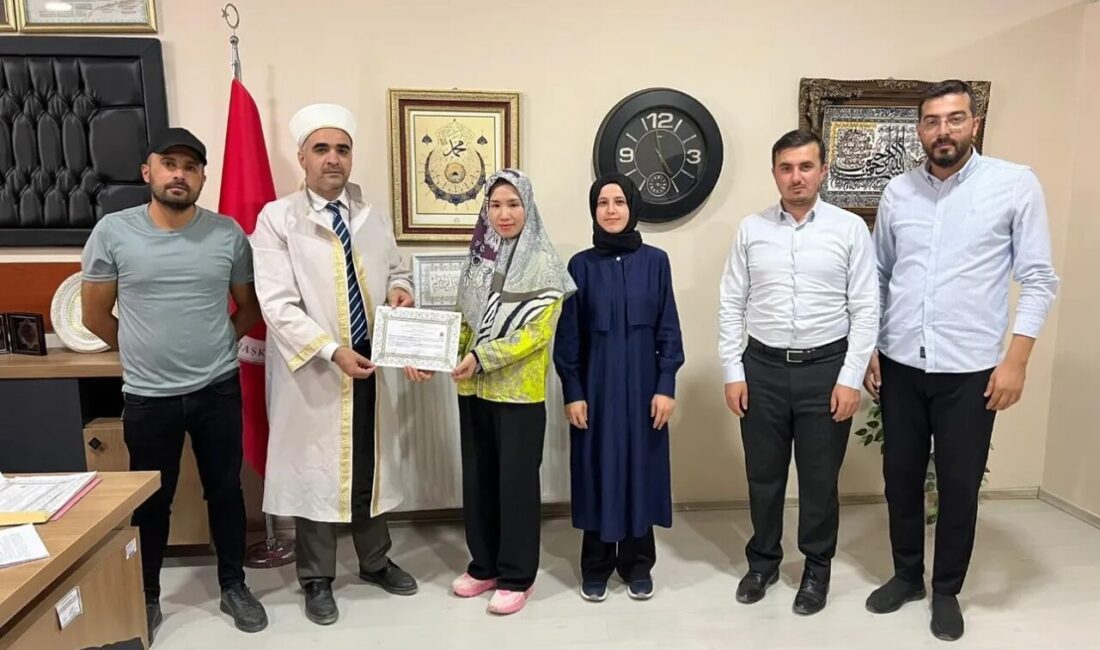 Hakkari’nin Yüksekova ilçesinde Vietnam asıllı Thi Hoa Chau, Müslüman olup