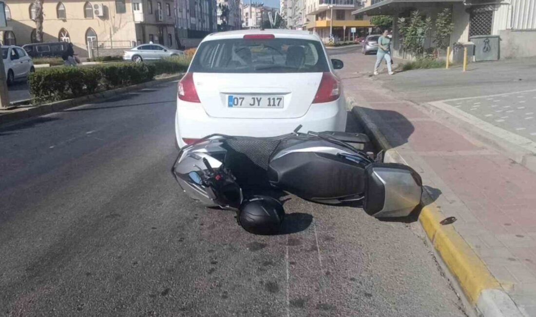 Antalya’nın Manavgat ilçesinde seyir halindeki motosikletin virajı alamayarak devrilmesinin ardından