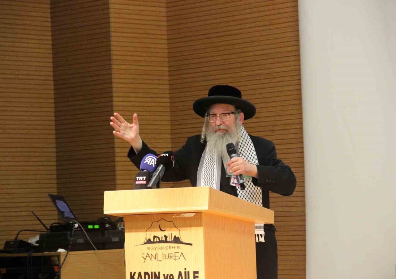 Şanlıurfa’da düzenlenen “Gazze’deki Soykırıma ve Kutsal Topraklardaki Kutsal Mekanlara Tehditlere