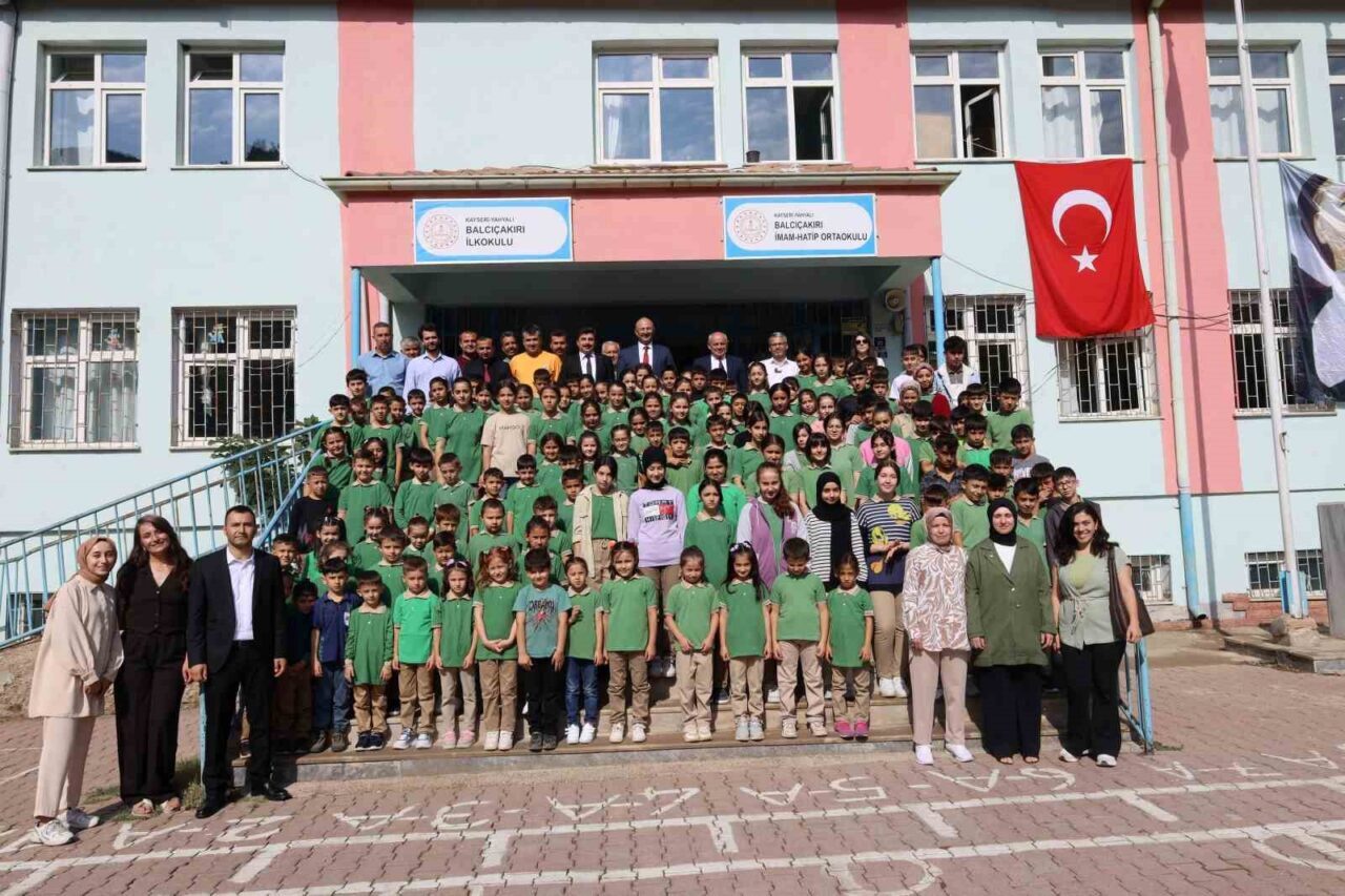 ‘Her çocuğumuz bir fidan, ilk dersimiz Yeşil Vatan’ mottosuyla başlayan