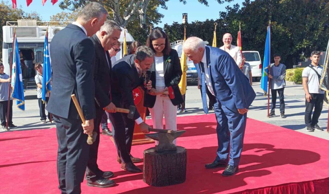 Yalova’da 38. Ahilik Haftası kutlama etkinlikleri çerçevesinde düzenlenen program renkli