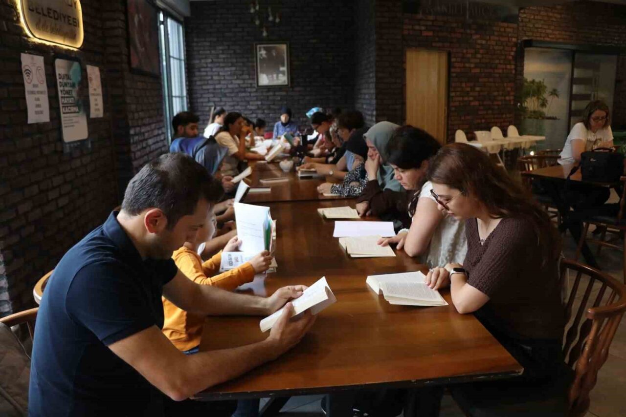 Yalova’da Sağlık Bakanlığı tarafından “Dijital dünyanı yönet, hayatı kaçırma” sloganıyla