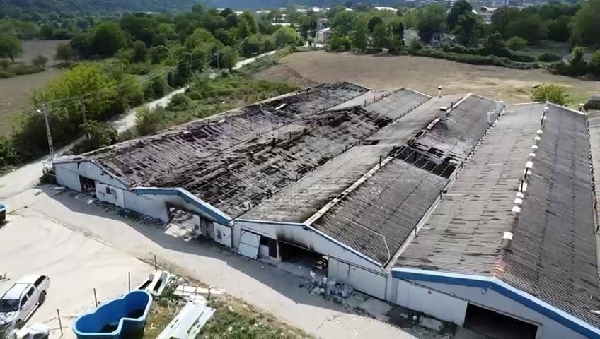 Sakarya’da geçtiğimiz günlerde polyester, boya ve tekstil üretimi yapan fabrikada