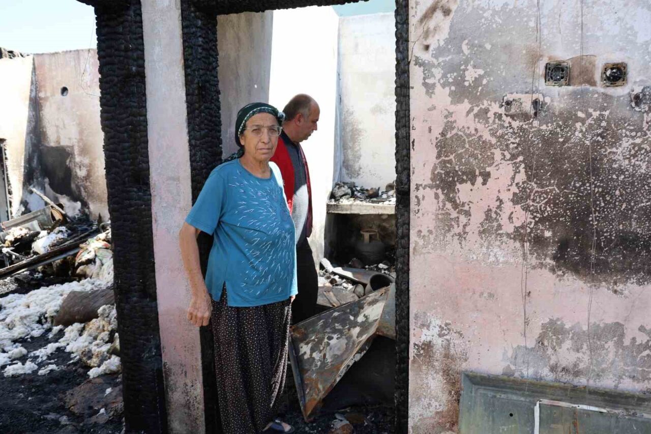 Adana’nın Kozan ilçesine bağlı Gaziköy Mahallesi’nde çıkan yangında 37 yıllık