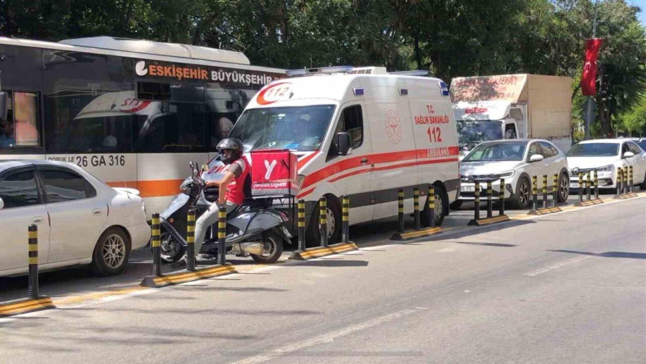 Eskişehir’in Atatürk Caddesi’nde yapılan ve çeşitli tartışmalara sebep olan dubalar,
