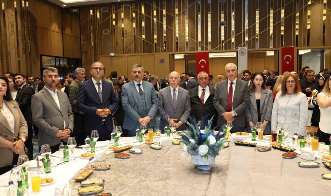 2025-2026 adli yılı açılış resepsiyonunda konuşan Erzurum Baro Başkanı Avukat