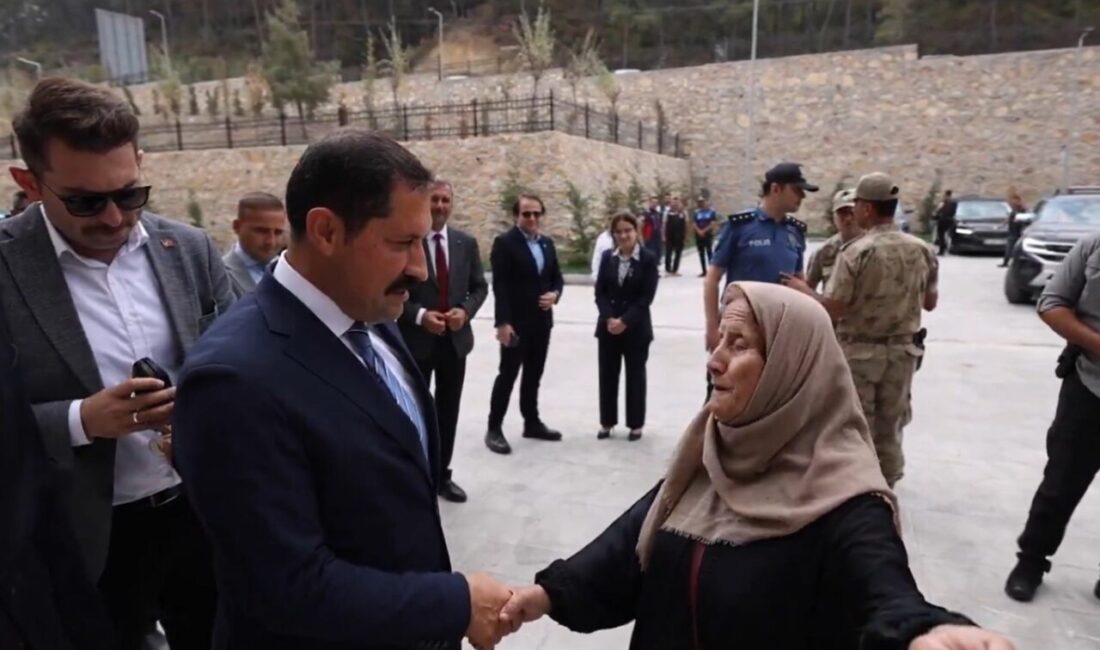Hatay’ın Yayladağı ilçesine inşa edilen hükümet konağı, kamu kurumlarını tek