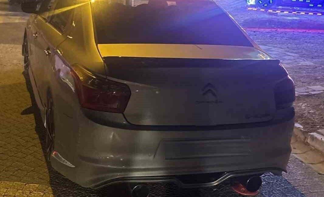 Çanakkale’nin Ezine ilçesinde İlçe Emniyet Müdürlüğü ekipleri, asayiş kontrolü sırasında