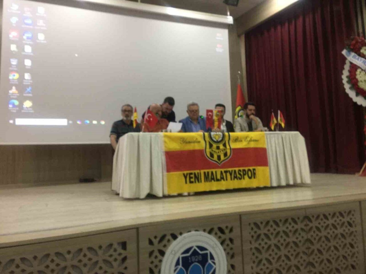 TFF 2. Lig ekiplerinden Yeni Malatyaspor’un olağanüstü seçimli genel kurulunda