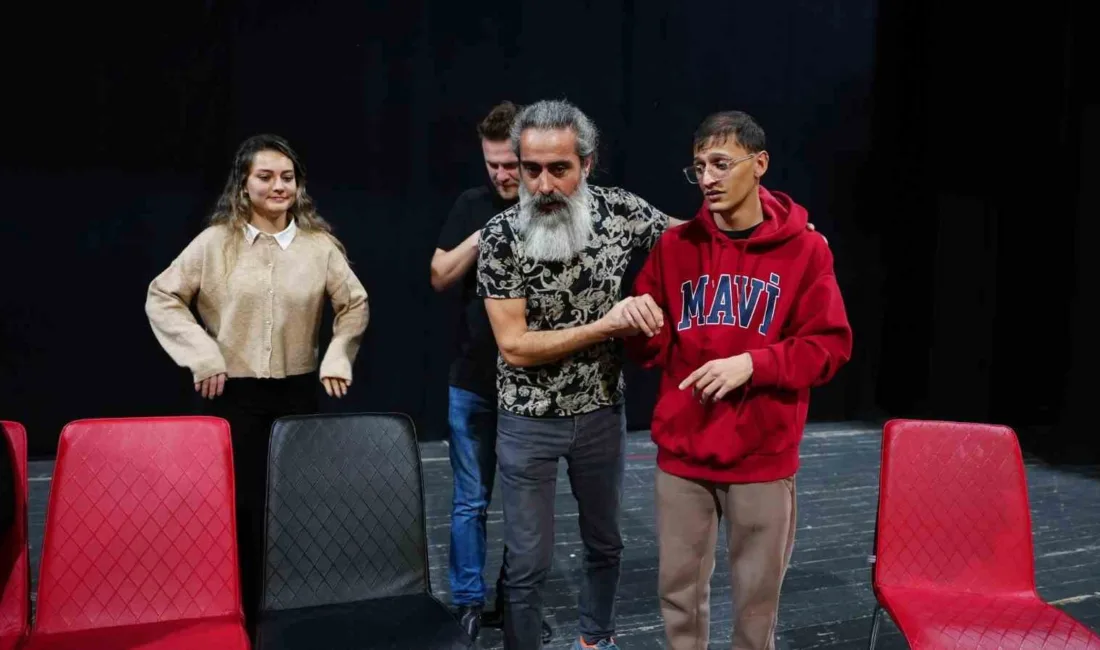 Düzce Belediyesi Kültür İşleri Müdürlüğü bünyesinde faaliyet gösteren Şehir Tiyatrosu,