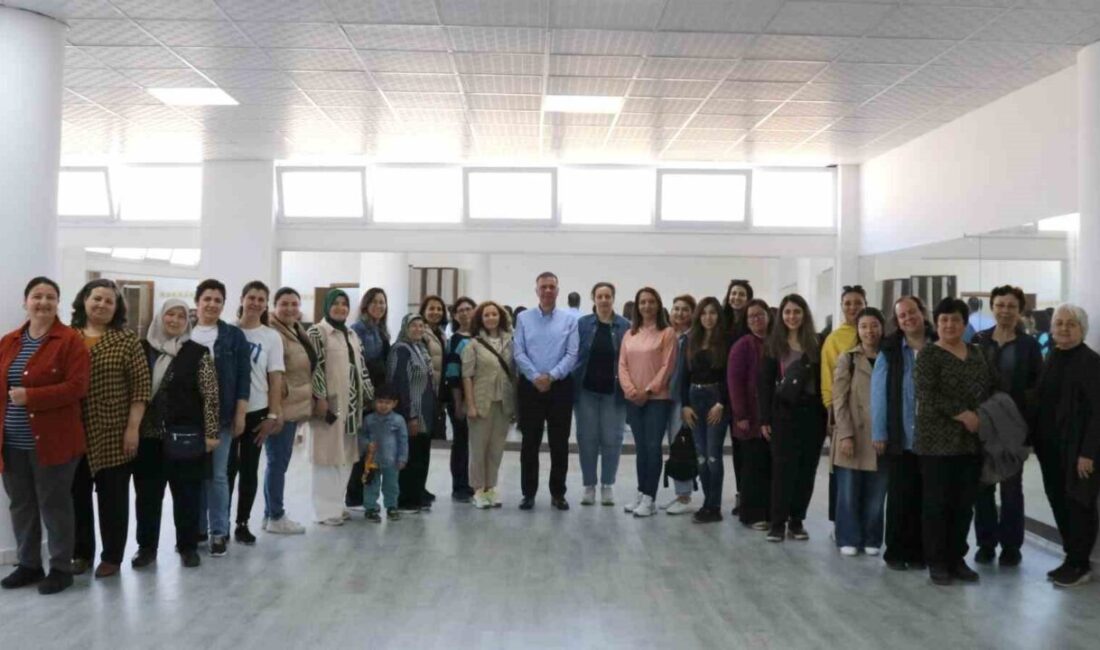 Yenipazar Belediyesi tarafından hizmete açılan Sağlıklı Yaşam Merkezi, yaz dönemi