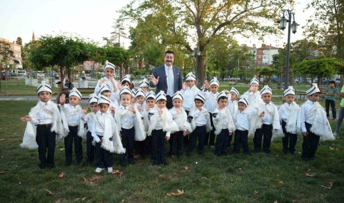 Bursa’da 10. Uluslararası Altın Biber Festivali kapsamında 27 çocuğun toplu