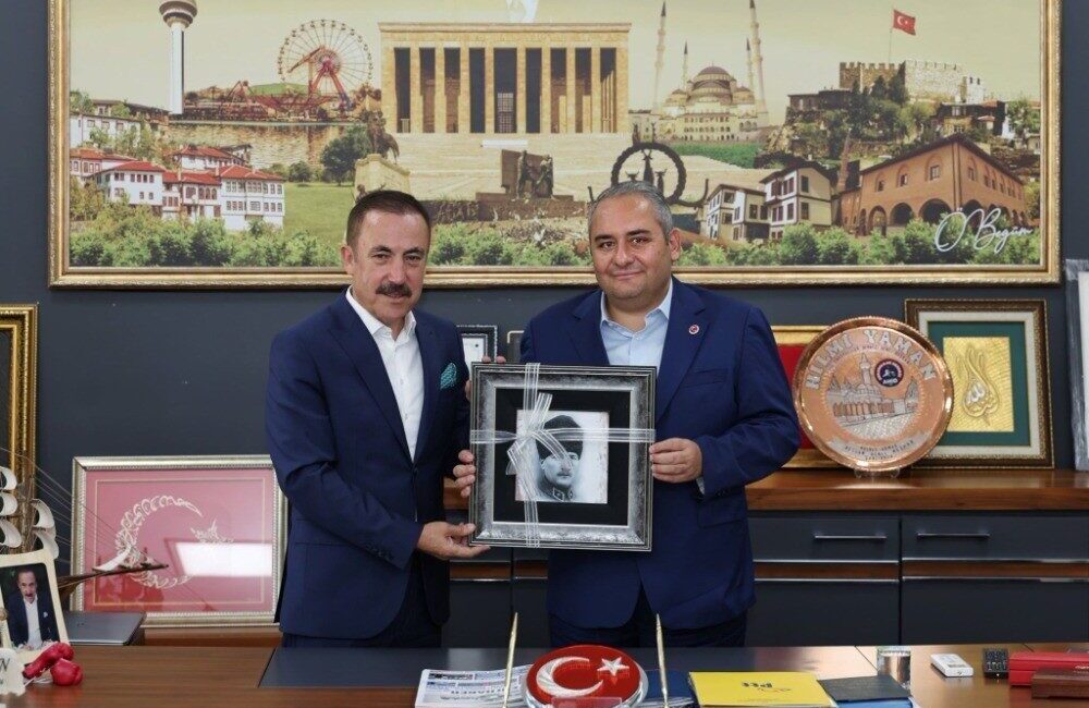 Keçiören Belediye Başkanı Mesut Özarslan, Ankaralılar Derneği (AHİD) Genel Başkanı