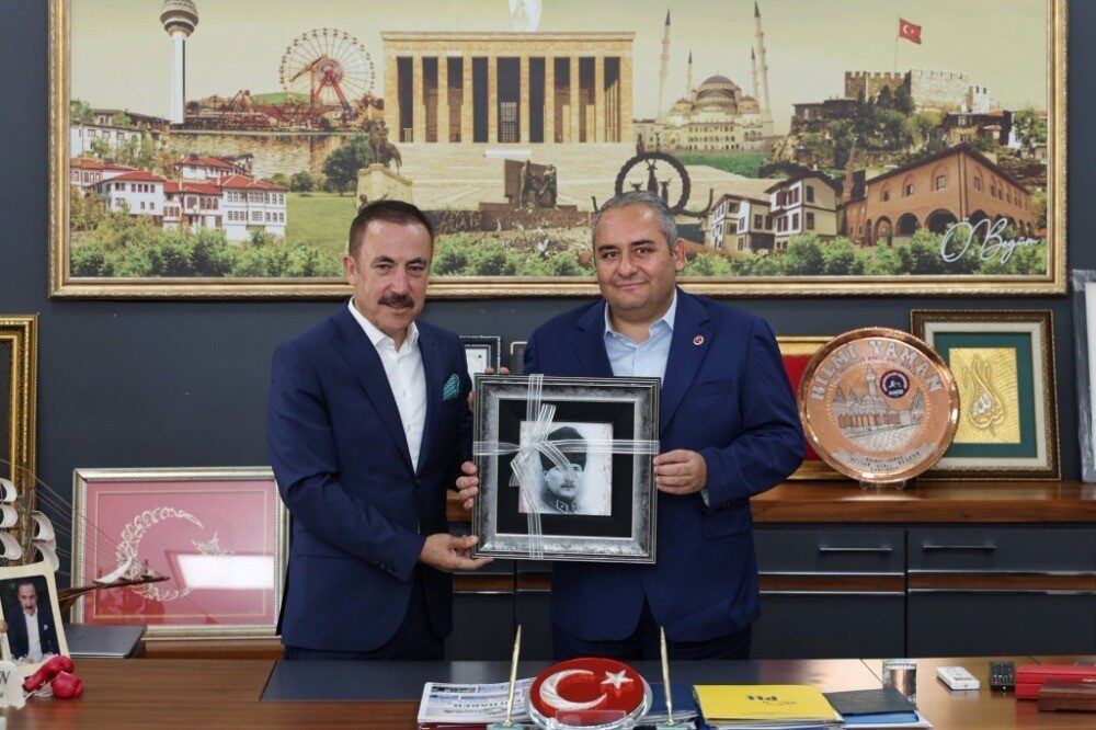 Keçiören Belediye Başkanı Mesut Özarslan, Ankaralılar Derneği (AHİD) Genel Başkanı