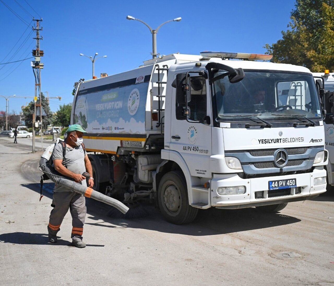 Yeşilyurt Belediyesi, vatandaşların ortak yaşam alanlarını daha temiz ve hijyenik