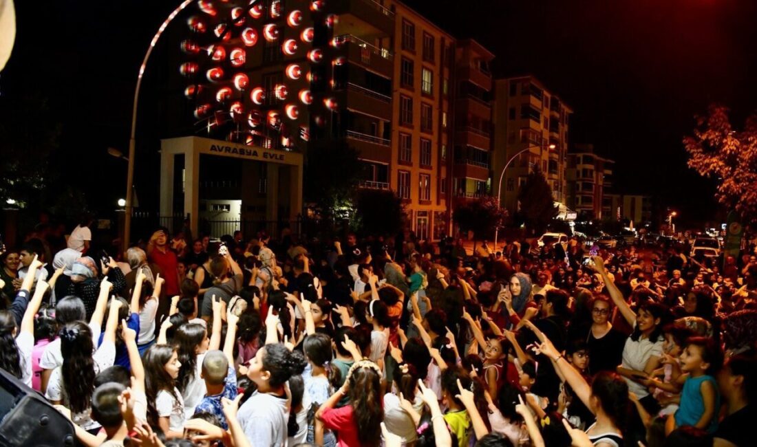 Yeşilyurt Belediyesi tarafından bu yaz ilçede düzenlenen “Yeşilyurt’ta Yaz Akşamları”