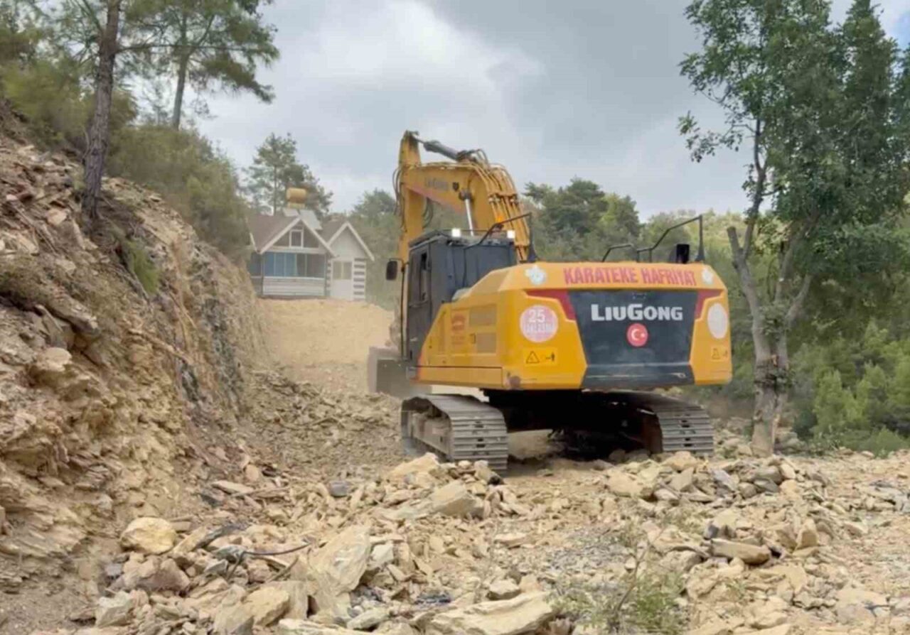 Antalya’nın Gazipaşa ilçesinde orman sınırına yapıldığı gerekçesiyle yıkım kararı verilen