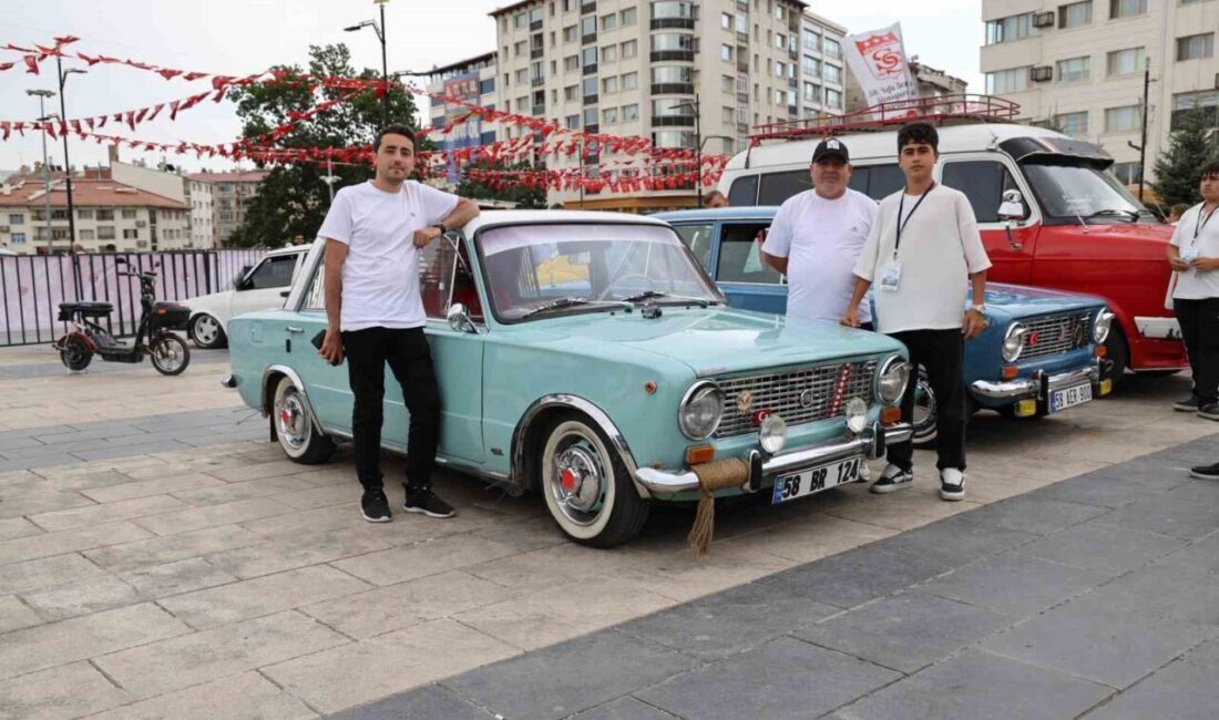 Yıllara meydan okuyan klasik otomobiller Sivas’ta sergilendi. Birbirinden farklı 54