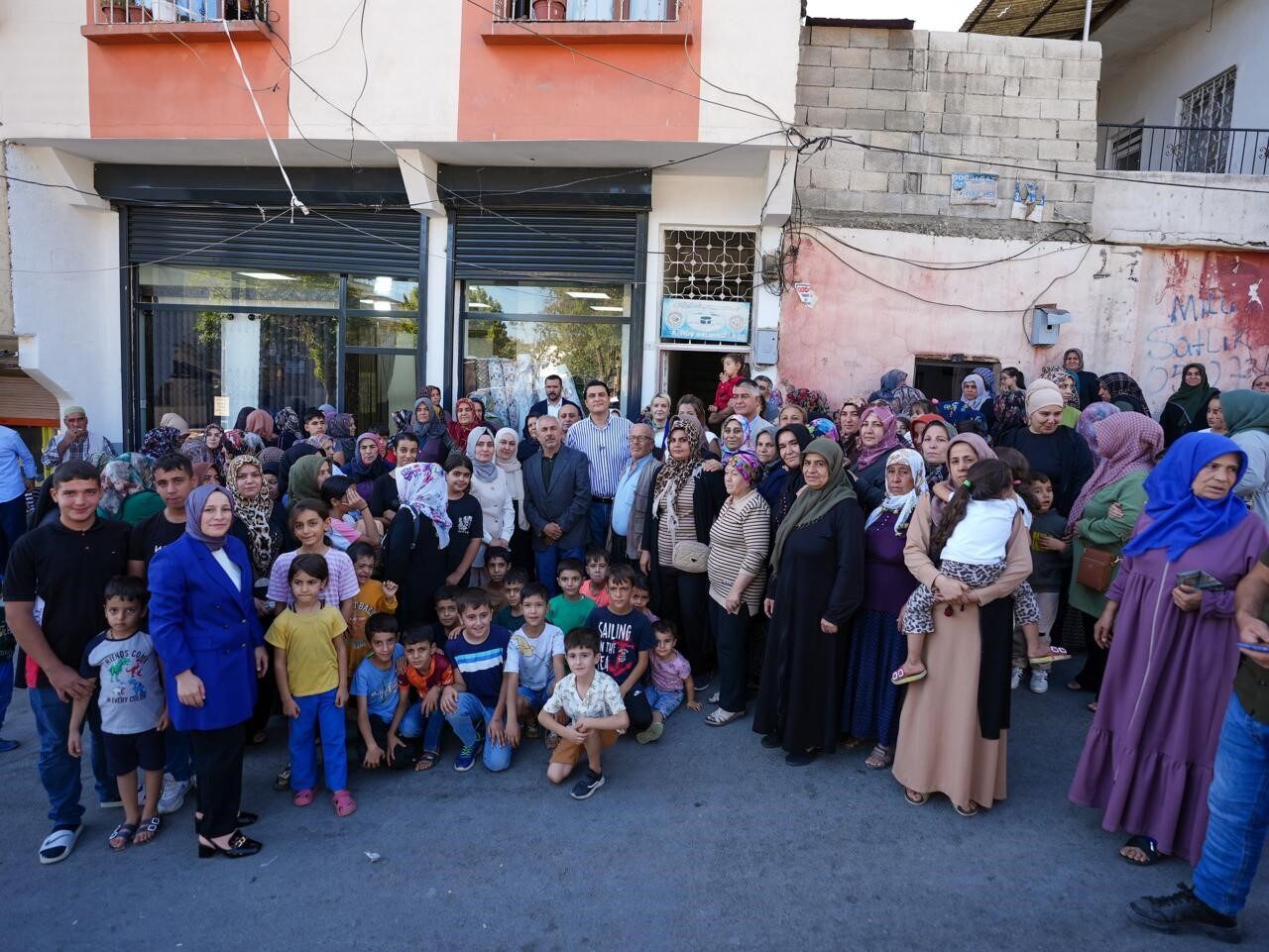 Şehitkamil Belediye Başkanı Umut Yılmaz, Çıksorut Mahallesi’nde kadınlarla bir araya