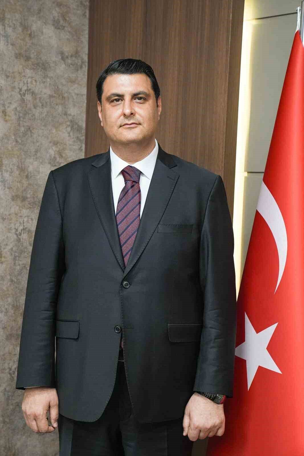 Şehitkamil Belediye Başkanı Umut Yılmaz, üniversiteye kayıt yaptıran öğrencilere bu